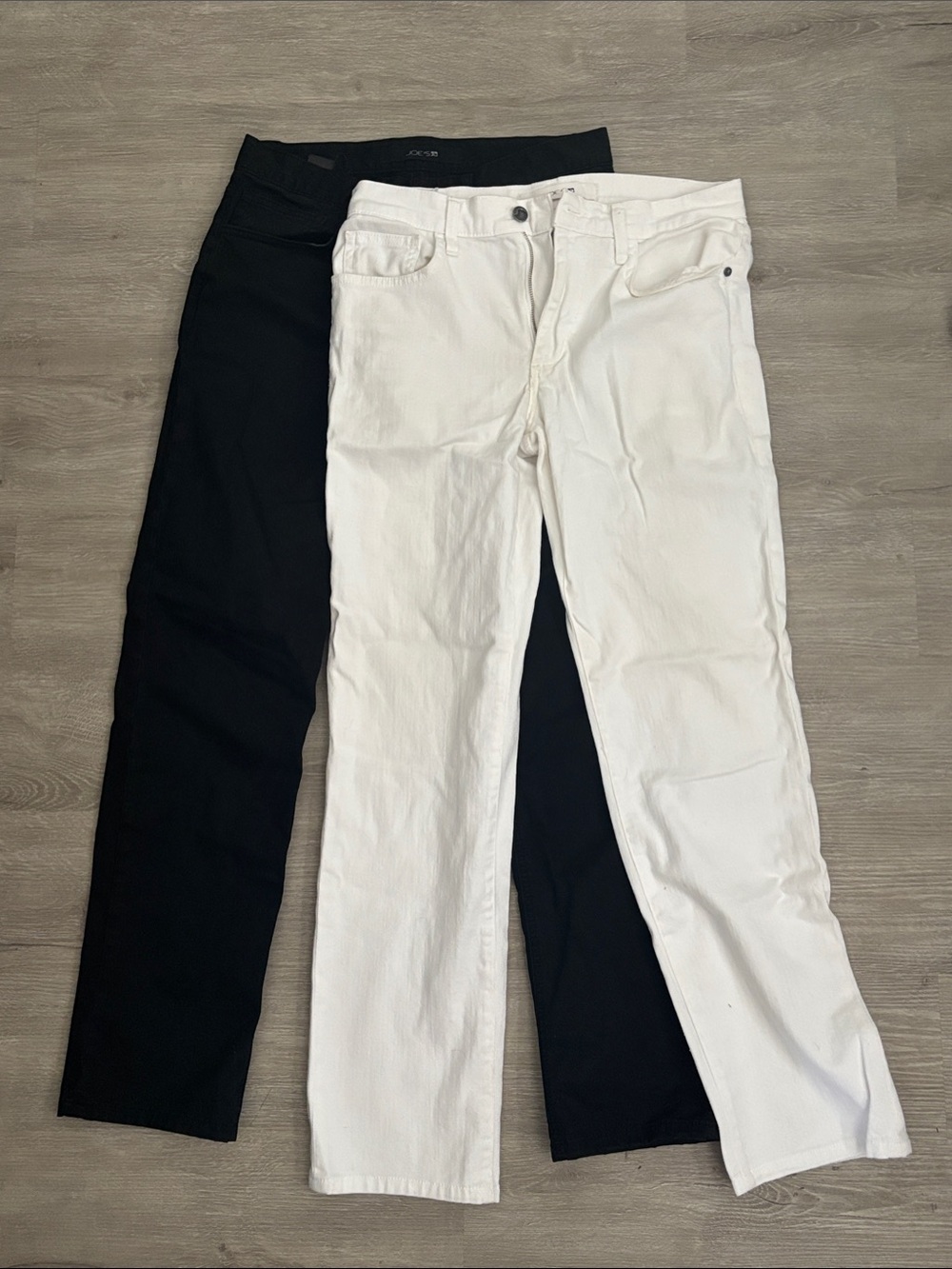 X2 pairs of men’s Joe's Jeans Black and white Brixtons 31x30
